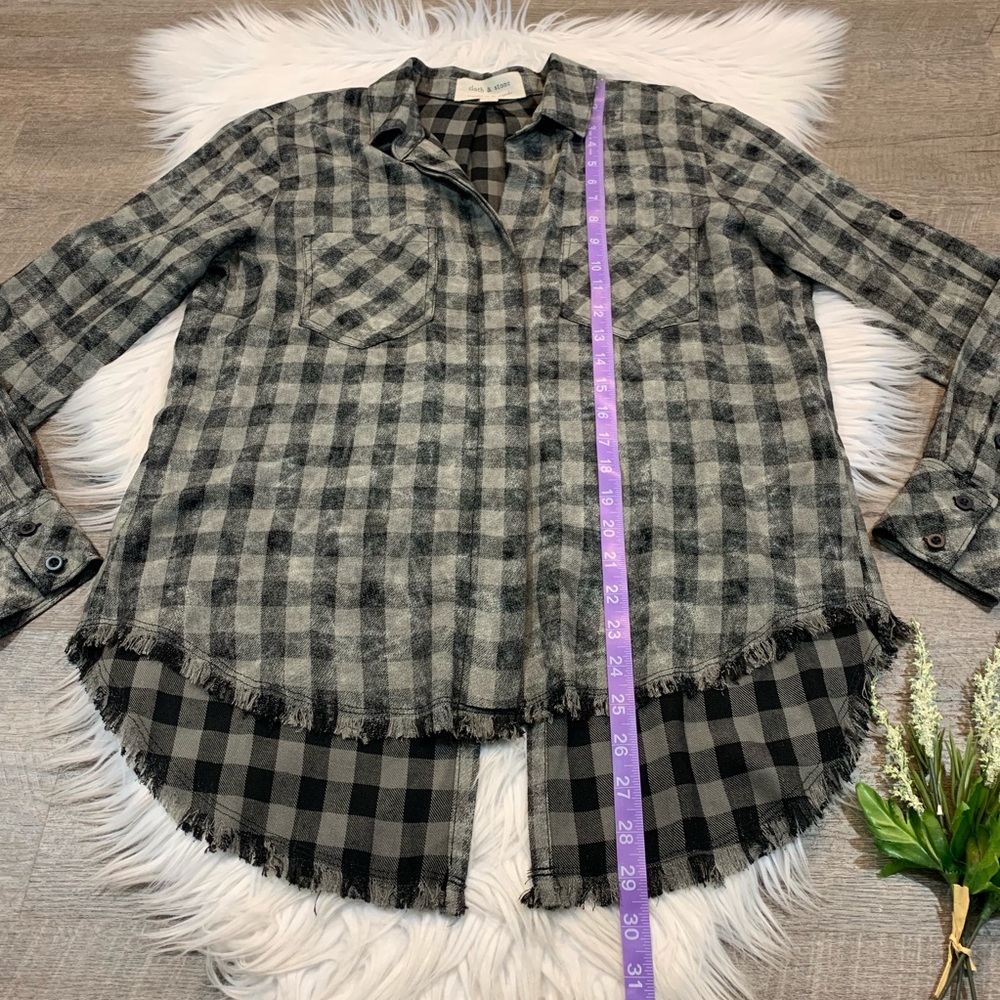 Cloth & Stone Split Back Button Down Top Raw Hem - image 6